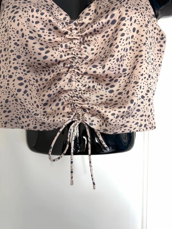 Forever 21 Beige Spotted Satin Ruched Cami Top - Picture 2 of 7